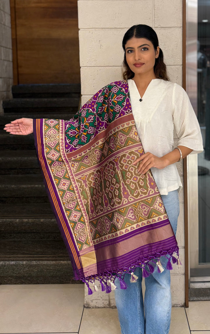 Purple Nari Phool Bhat Patola Saree – Traditional Double Ikat Inspired Weaving