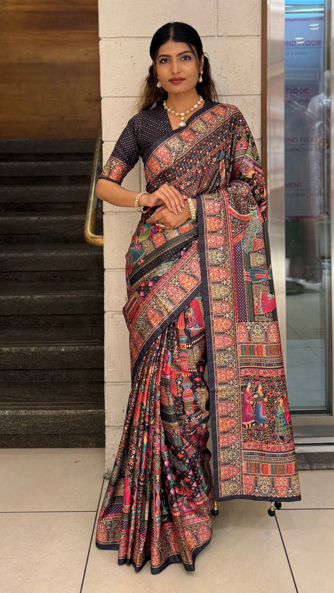 Royal Darbar Scene Patola Inspired Silk Saree with Traditional Heritage Weaving