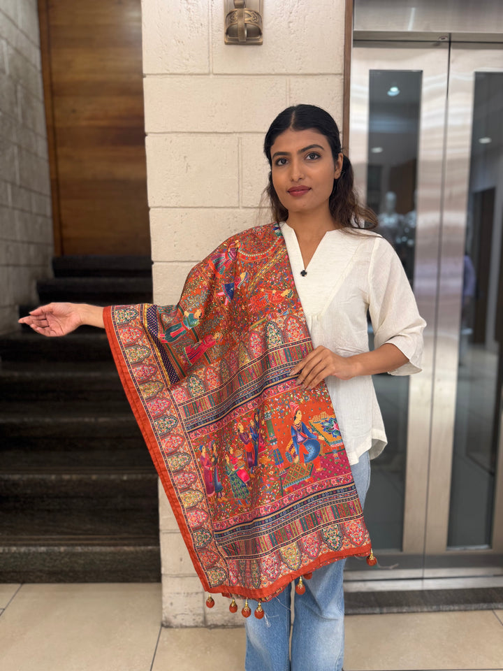 Royal Darbar Scene Patola Inspired Silk Saree with Traditional Heritage Weaving