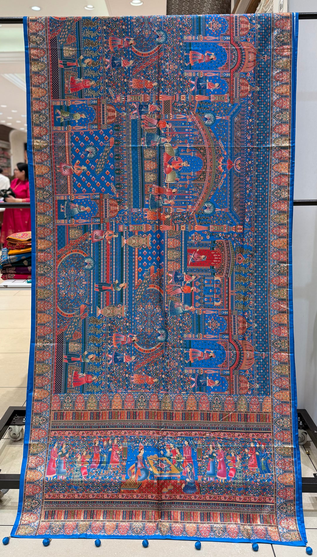 Royal Darbar Scene Patola Inspired Silk Saree with Traditional Heritage Weaving