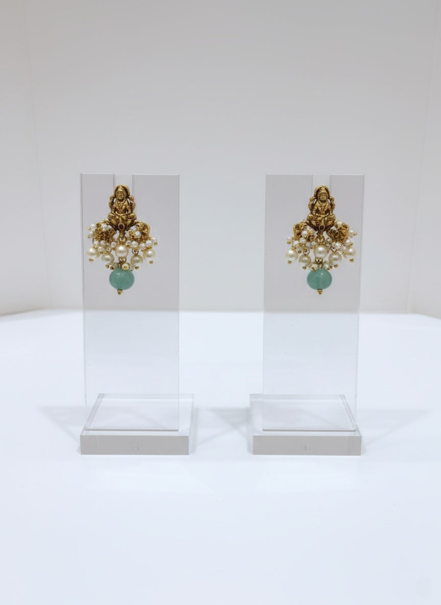 Regal Antique Jewellery with Mint Green and Pearl Strands