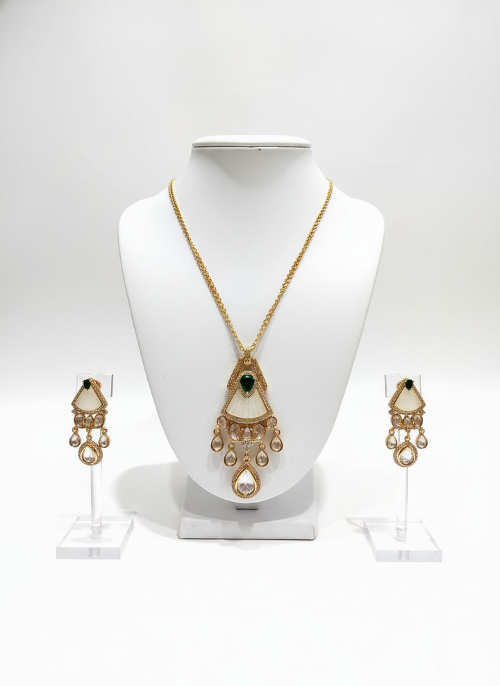 Royal Gold-Plated Kundan Necklace Set