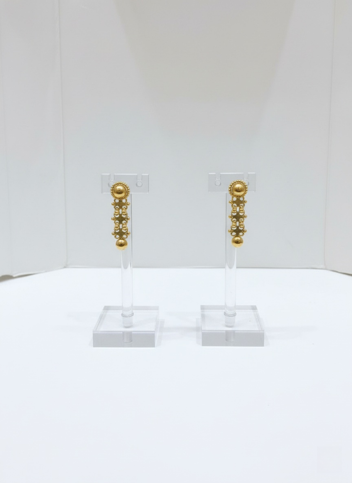 Classic Floral Gold Haar with Matching Earrings
