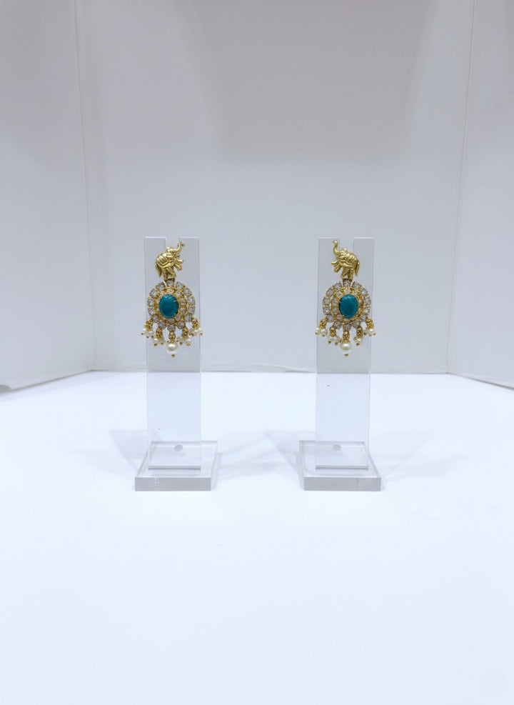 Traditional Temple Jewelry Set with Turquoise and Pearl Embellishments