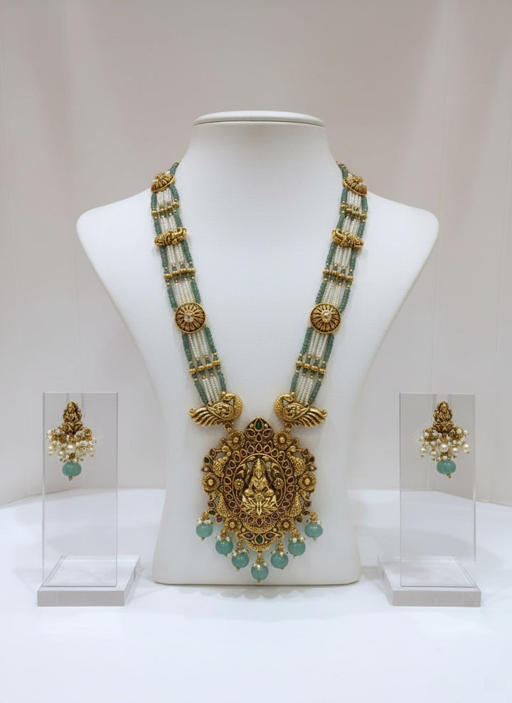 Regal Antique Jewellery with Mint Green and Pearl Strands