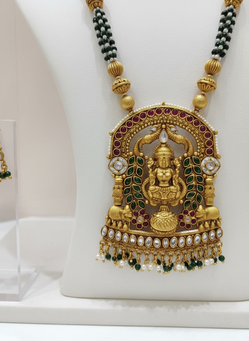 Divine Elegance: Lakshmi Temple Jewellery Set