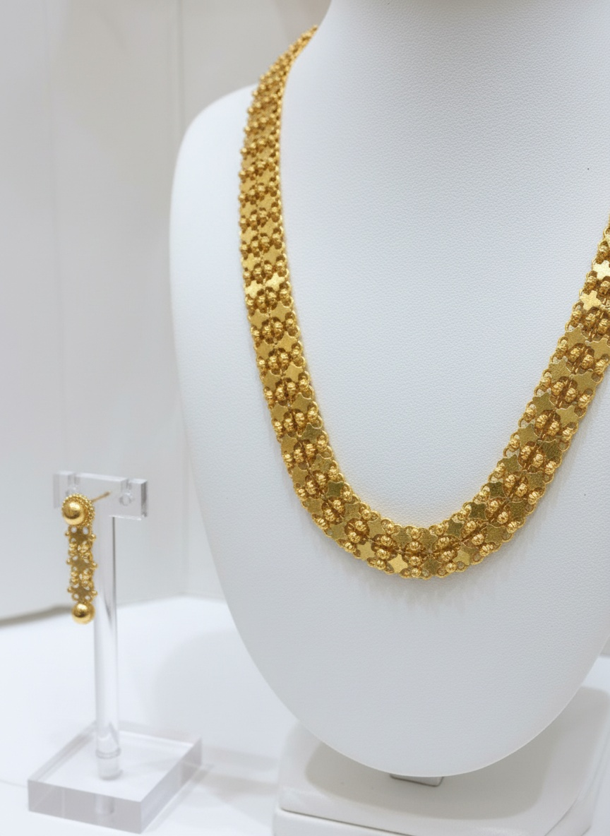 Classic Floral Gold Haar with Matching Earrings