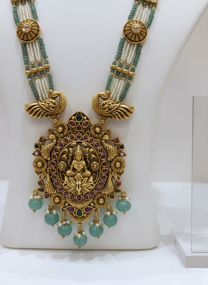 Regal Antique Jewellery with Mint Green and Pearl Strands