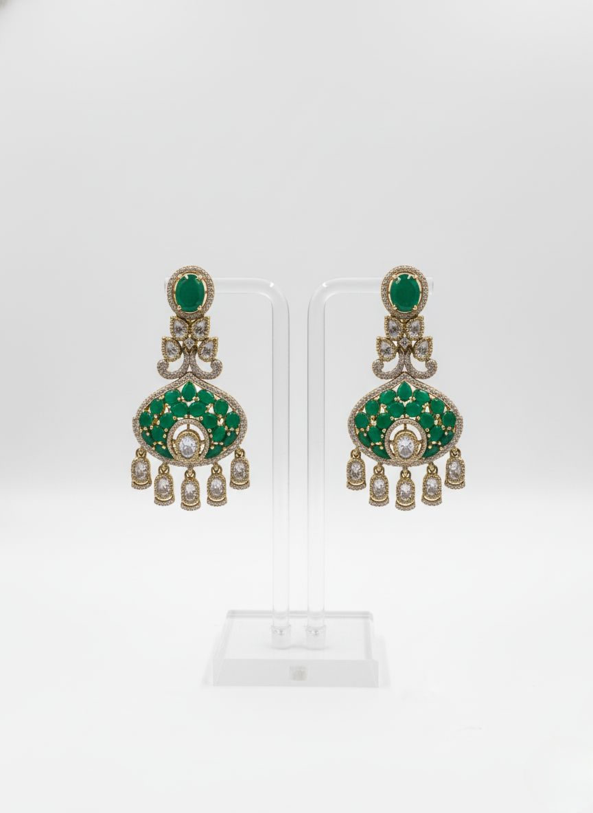 Emerald Green Kundan Pendant Necklace Set with Matching Earrings