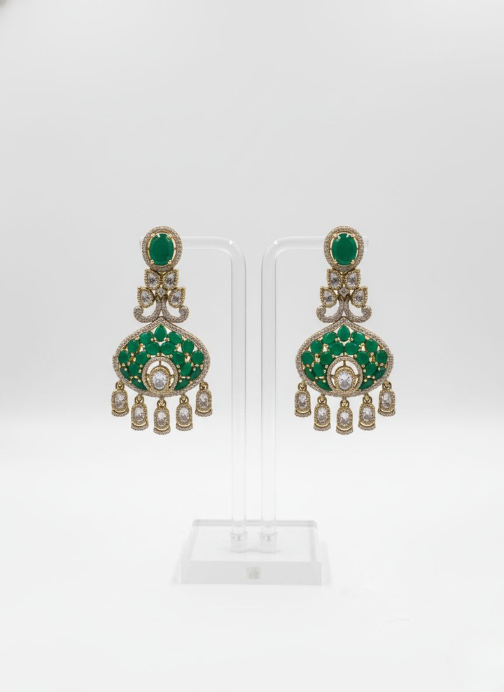 Emerald Green Kundan Pendant Necklace Set with Matching Earrings