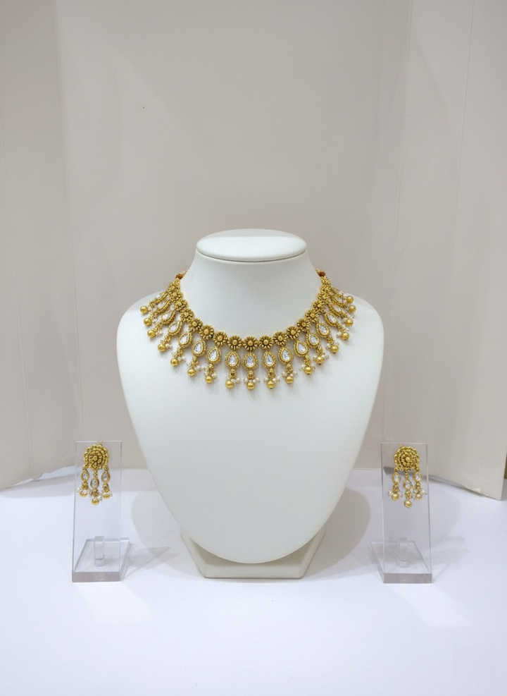 Elegant Antique Gold Necklace Set with Kundan & Pearl Drops