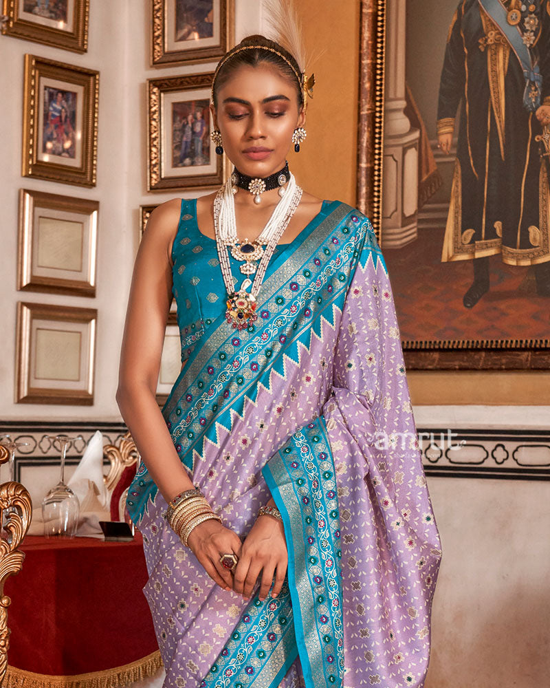 Light Purple with Teal Blue Floral Motifs Printed Border Saree and Unstitched Blouse 02