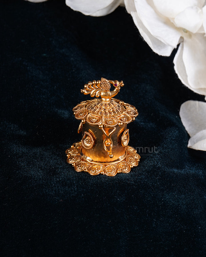 Peacock Design with Filigree Detailing Sindur Dani 01