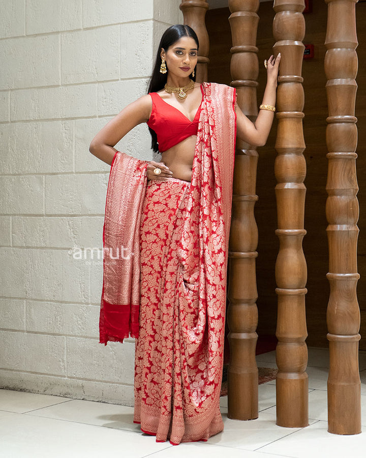 Red Zari Woven Banarasi Saree with Floral Motifs and Unstitched Blouse 01