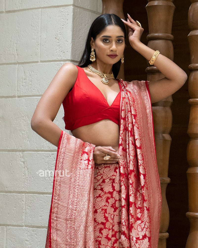 Red Zari Woven Banarasi Saree with Floral Motifs and Unstitched Blouse 02
