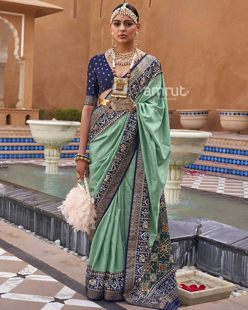 Emerald Green & Gold-Toned Woven Design Zari Buti Silk Blend Banarasi –  paanericlothing