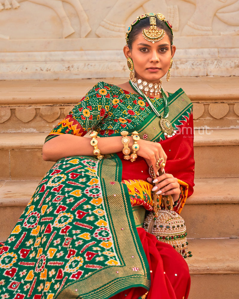 Scarlet Red Elephants Printed Saree With Green Ikat Printed Pallu