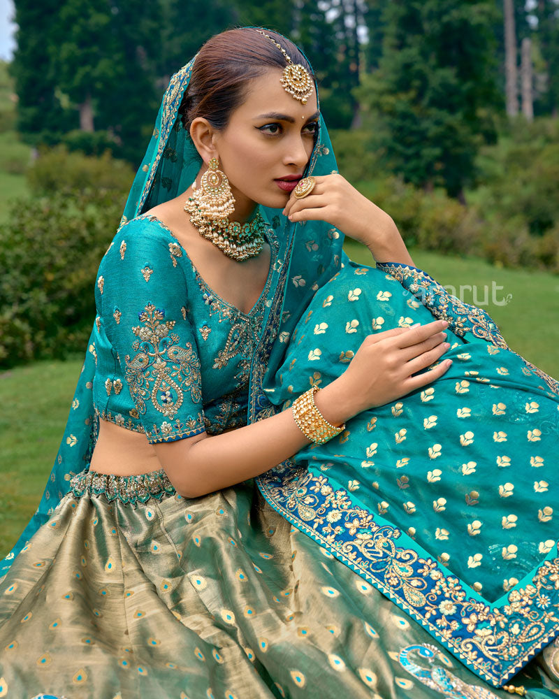 deep maroon bridal lehenga , contrast jewellery , emerald and polki necklace  , ruby pink bridal lehenga … | Bridal lehenga, Pink bridal lehenga, Indian  bridal wear