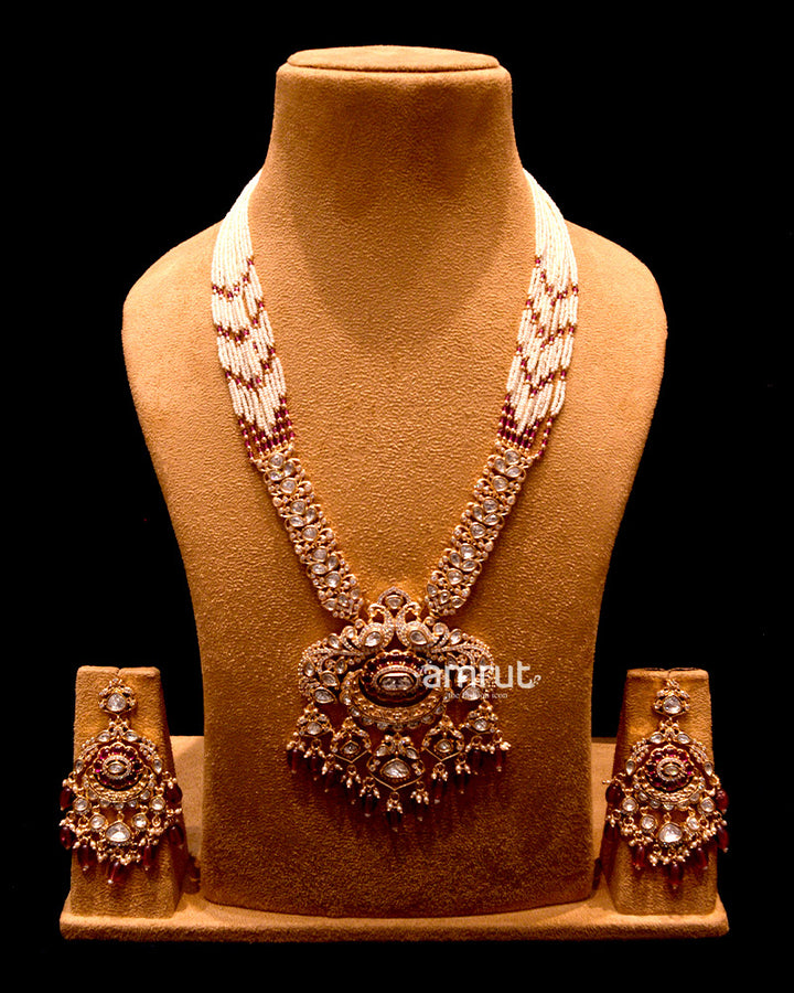 White Gold-plated Kundan Necklace and Earrings